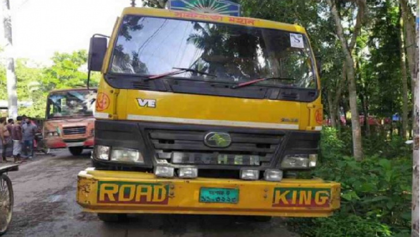 সড়ক দুর্ঘটনায় প্রাণ হারিয়েছে এক মাদ্রাসাছাত্র