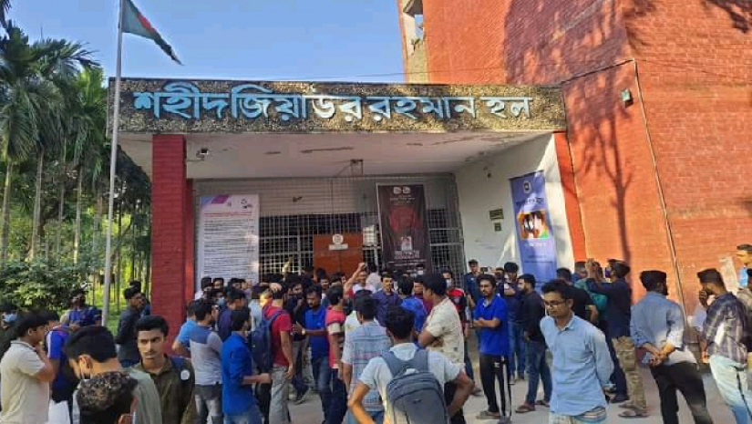 শিক্ষার্থীদের ভেতরে রেখেই রাবির জিয়াউর হলে তালা