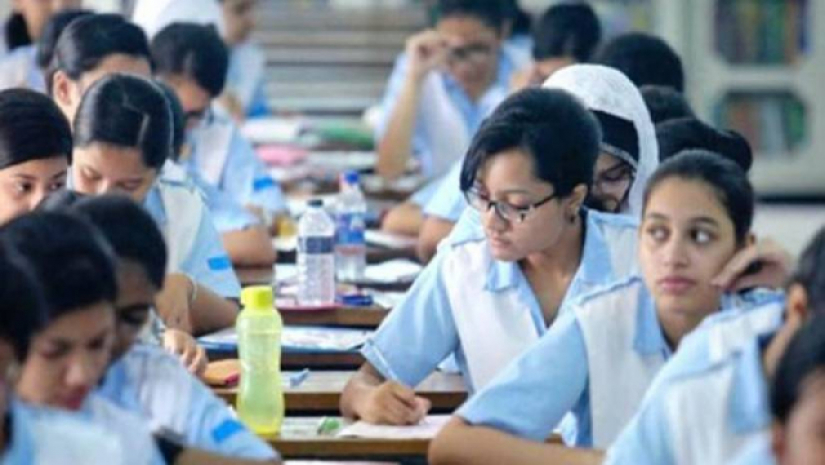 পরীক্ষার্থীদের পর্যাপ্ত প্রস্তুতি এবং সুনির্দিষ্ট দিক নির্দেশনা না থাকার অভিযোগ করে শিক্ষার্থীদের একাংশের পক্ষ থেকে এসব দাবি জানানো হয়েছে