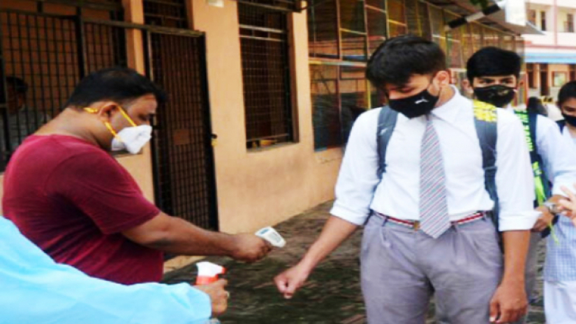 পশ্চিমবঙ্গে শিক্ষাপ্রতিষ্ঠান খুলছে কাল, মেদিনীপুরে খুলেছে ‘ন্যাস’ নিয়মে