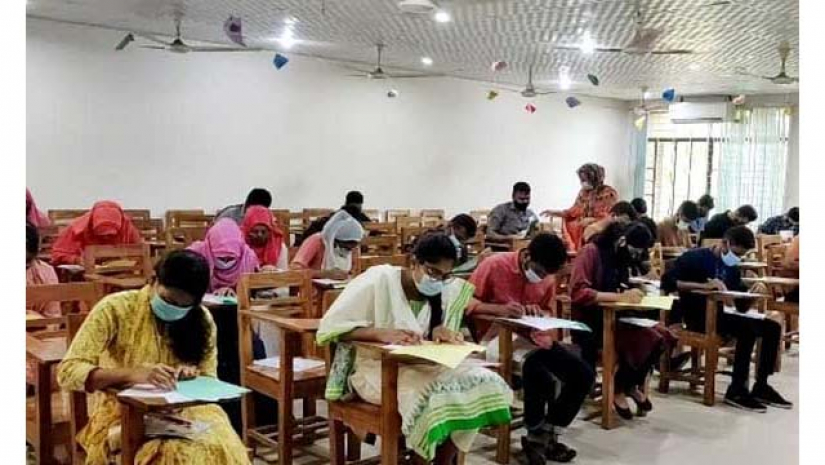 জাবি ভর্তি পরীক্ষার ফলাফলে ফের শিফট বৈষম্যের অভিযোগ