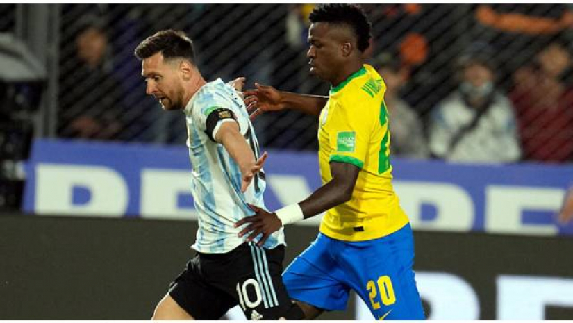 আক্রমণ-পাল্টা আক্রমণে জমে উঠেছিল দুই চিরপ্রতিদ্বন্দ্বীর লড়াই