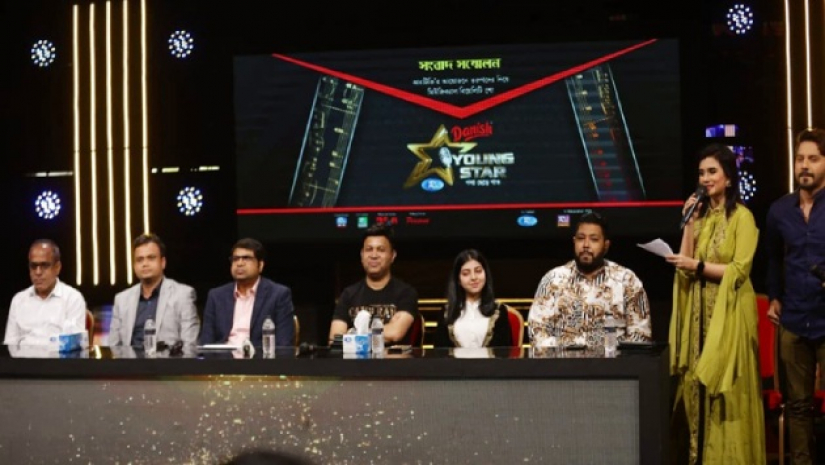  সংবাদ সম্মেলনে উপস্থিত গানের অনুষ্ঠানের বিচারকরা