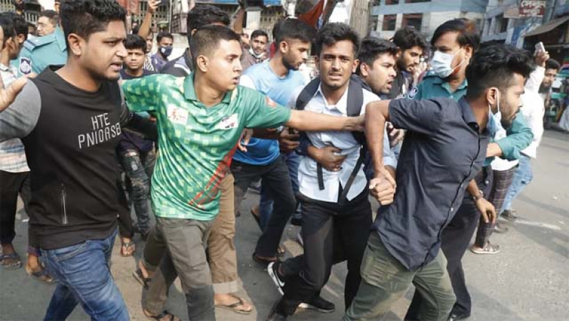 হাফপাসের সমাবেশ থেকে কলেজছাত্রকে তুলে নেওয়ার অভিযোগ