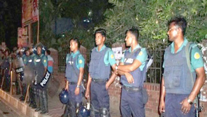 পুলিশের সতর্ক থাকার নির্দেশ