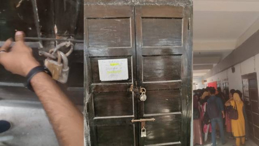 তালা ভেঙে পরিত্যক্ত রুম দখল