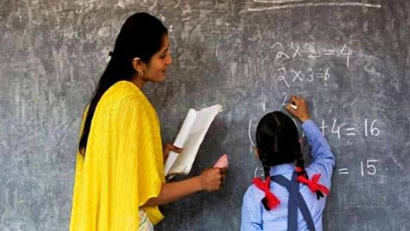 একজন শিক্ষক হাজার হাজার কর্মকর্তা তৈরি করেন। পক্ষান্তরে, একজন কর্মকর্তা সারা জীবনেও একজন শিক্ষক তৈরি করতে পারবেন না