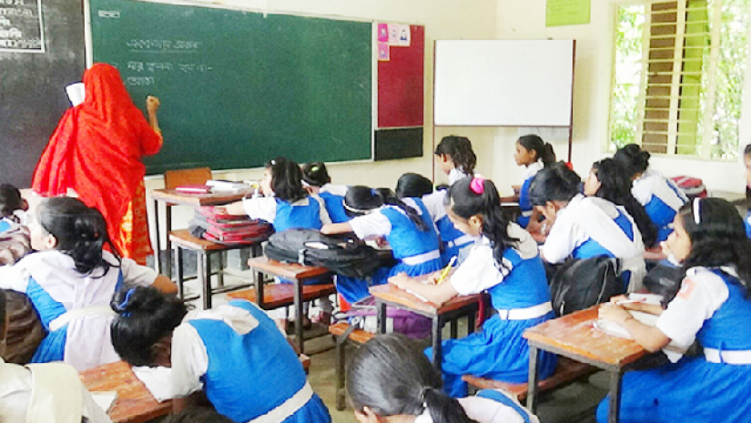 ১০ হাজার শিক্ষার্থী স্কুলে ফেরেনি 