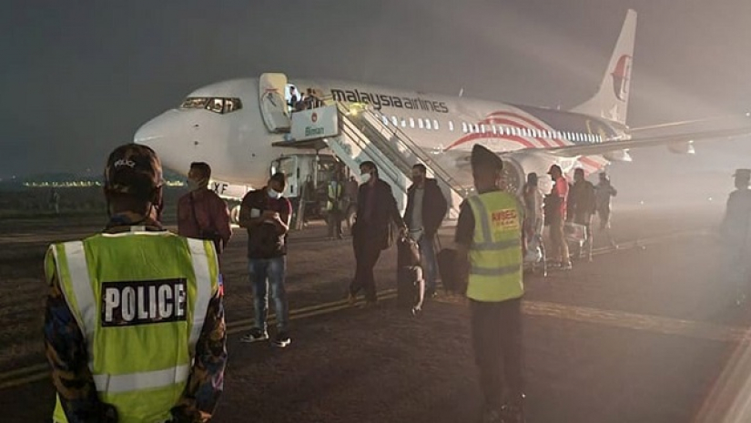 মালয়েশিয়ান প্লেনে তল্লাশি