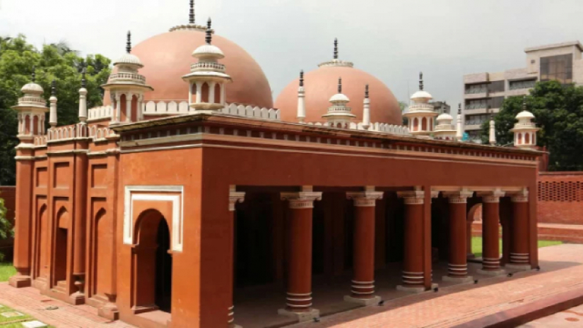 কেরানীগঞ্জে অবস্থিত দোলেশ্বর হানাফিয়া জামে মসজিদ
