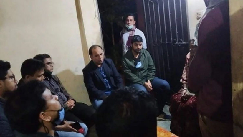 নিহত অজয়ের বাড়িতে নোবিপ্রবির প্রতিনিধিদল