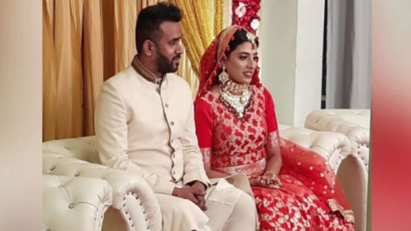 স্বামী ইফতেখারের সাথে মেঘলা