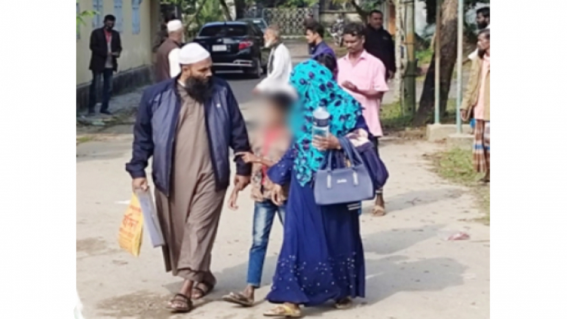 আদালত প্রাঙ্গনে আট বছরের শিশু আব্দুল্লাহ আল ইসলাম চয়ন