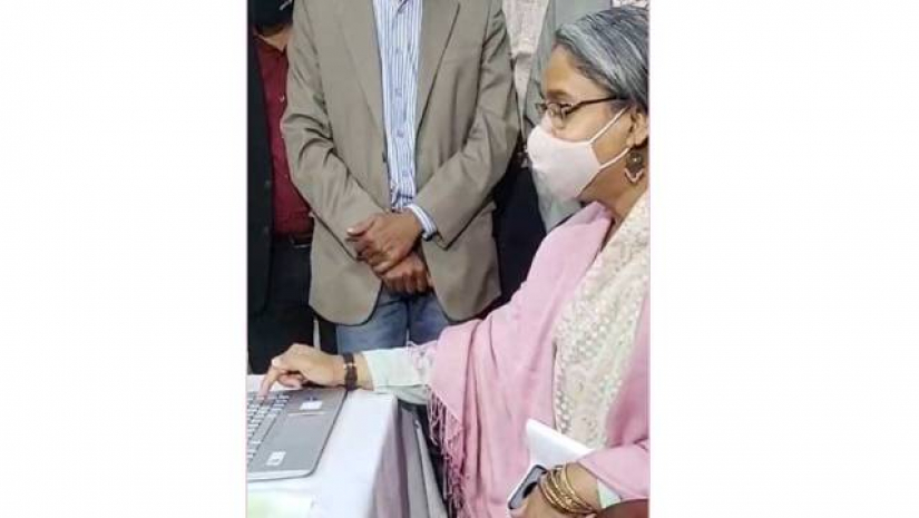 ফল উদ্বোধনকালে শিক্ষামন্ত্রী