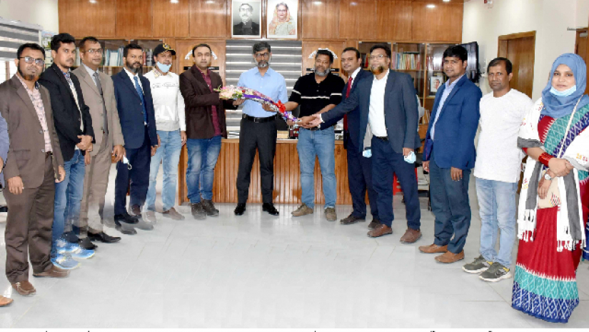 সৌজন্য সাক্ষাৎ করেছেন শিক্ষক সমিতির নবনির্বাচিত কমিটি