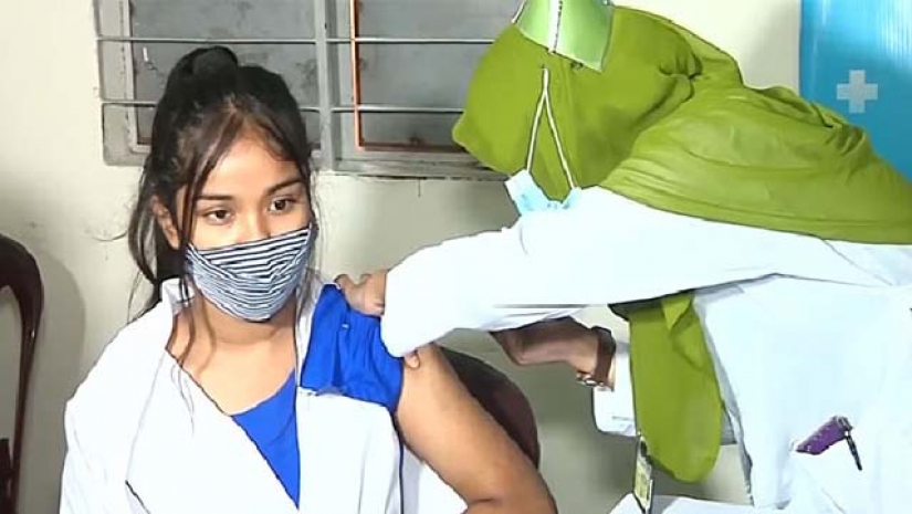 শিক্ষার্থীর টিকা গ্রহণ