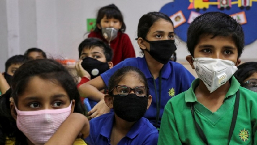 ওমিক্রনের সংক্রমণ বেড়ে চলেছে