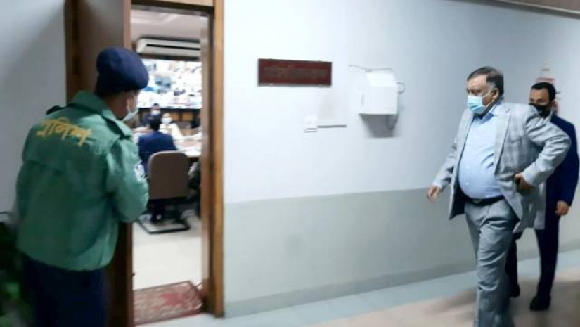 ওমিক্রন রোধে আন্তঃমন্ত্রণালয় বৈঠক চলছে