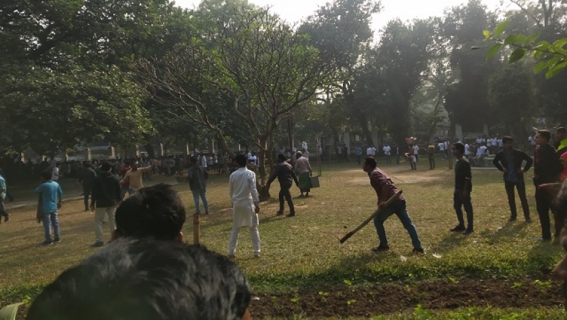 ছাত্রলীগের দুই পক্ষের সংঘর্ষ