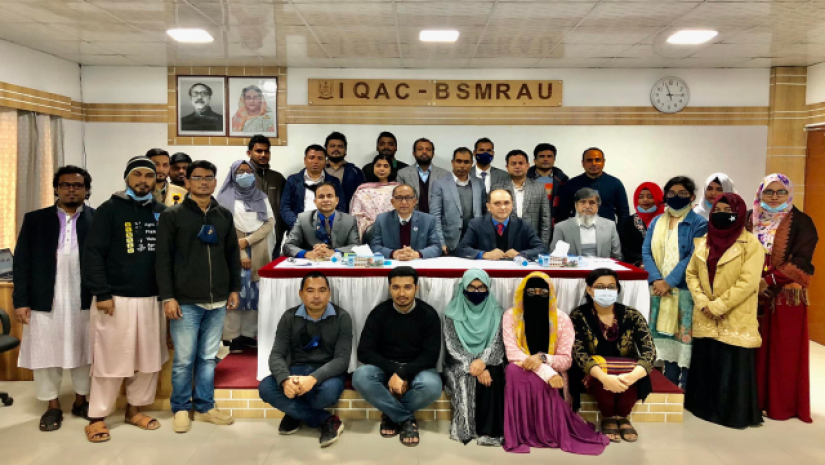 নোবেল পুরস্কার-২০২১ জয়ীদের আবিস্কার নিয়ে অনুষ্ঠিত সেমিনারে অংশগ্রহণকারীরা