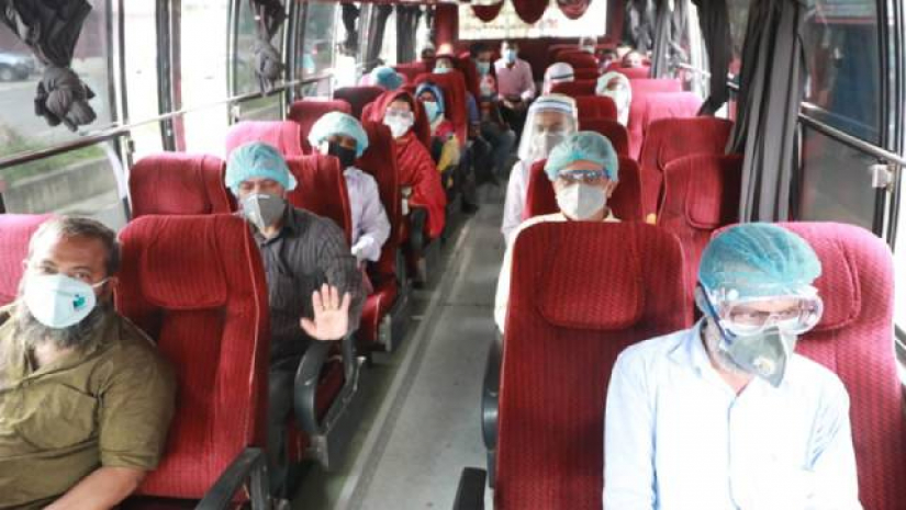 আবারও গণপরিবহন চলবে অর্ধেক যাত্রী নিয়ে