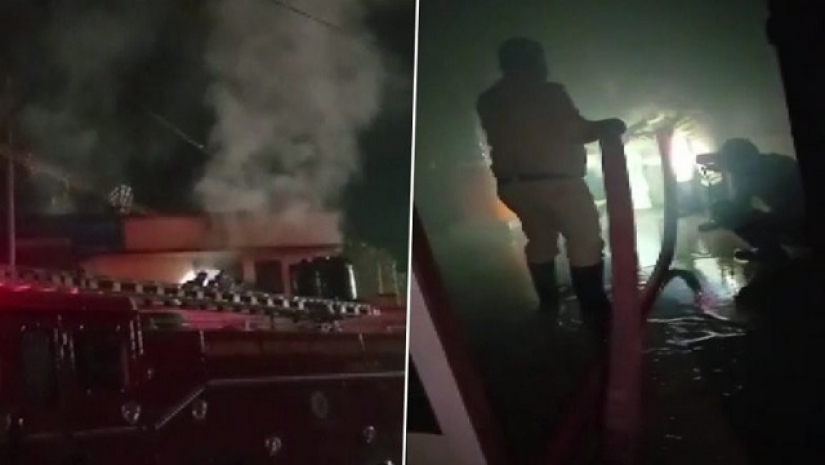 ব্যাংকে আগুন