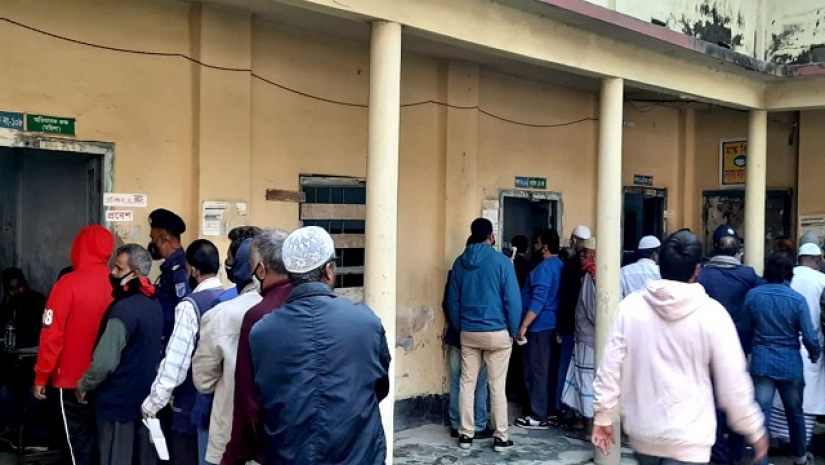 ভোটারদের লাইন