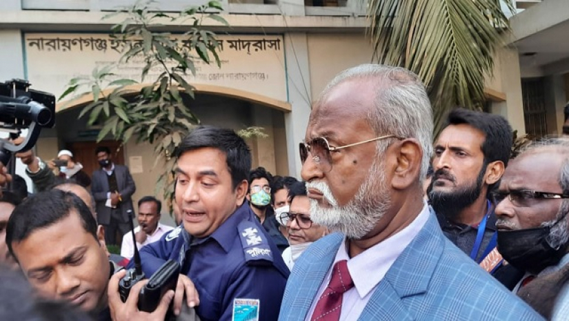 ভোট দিলেন তৈমুর