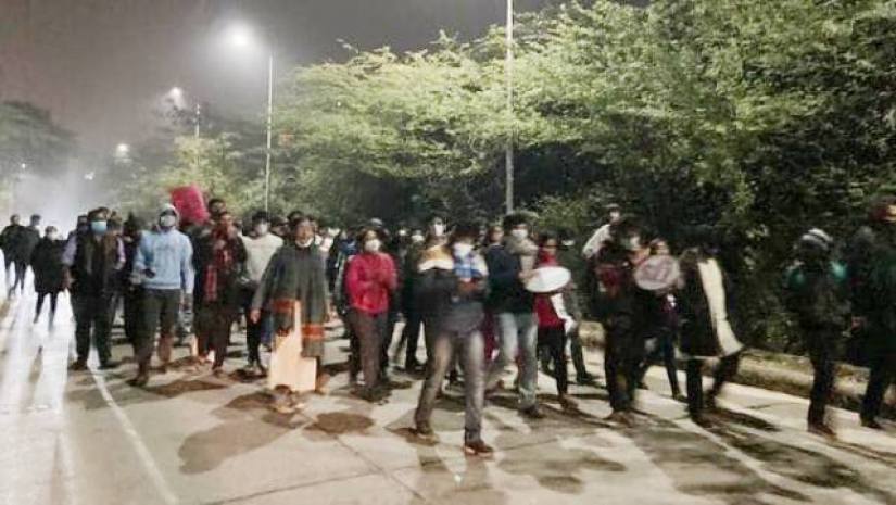 ছাত্রীর শ্লীলতাহানীর অভিযোগ ঘিরে উত্তাল নেহেরু বিশ্ববিদ্যালয়