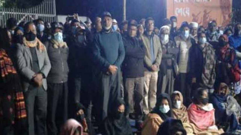 শিক্ষার্থীদের অনশন ভাঙাতে এসে ব্যর্থ হয়ে ফিরে যান শিক্ষকেরা