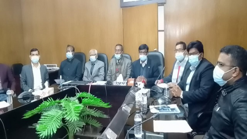 জরুরি সভায় উপস্থিত সদস্যবৃন্দ