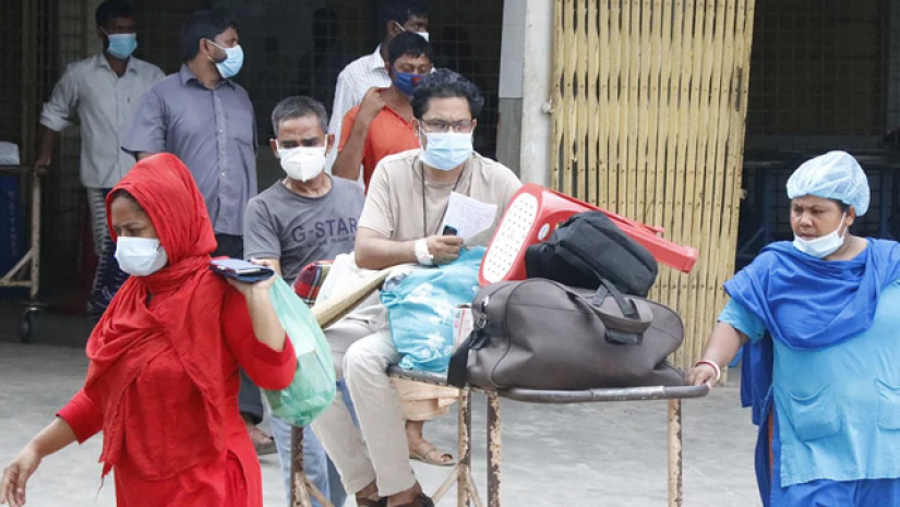 সুস্থ্য হয়ে বাড়ি ফিরছেন করোনা রোগী