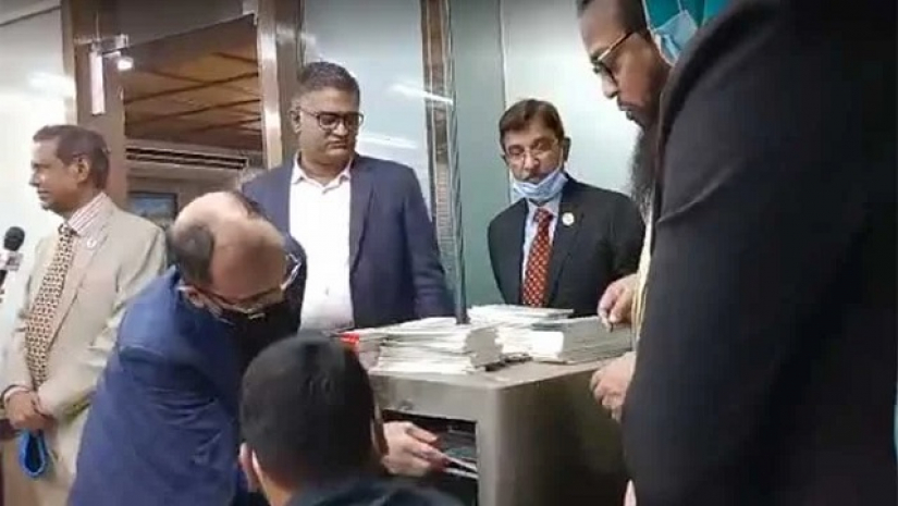 ইভ্যালির লকার