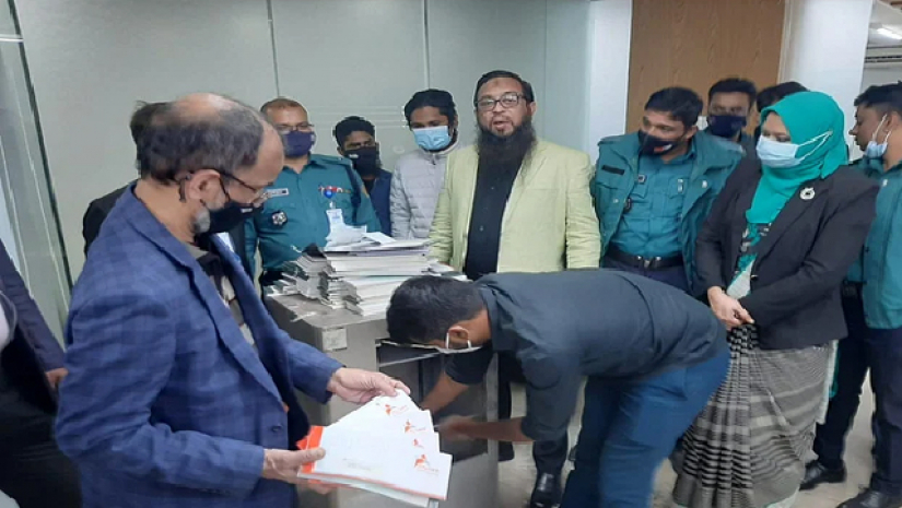 ইভ্যালির লকারে মিলল ২৫৩০ টাকা