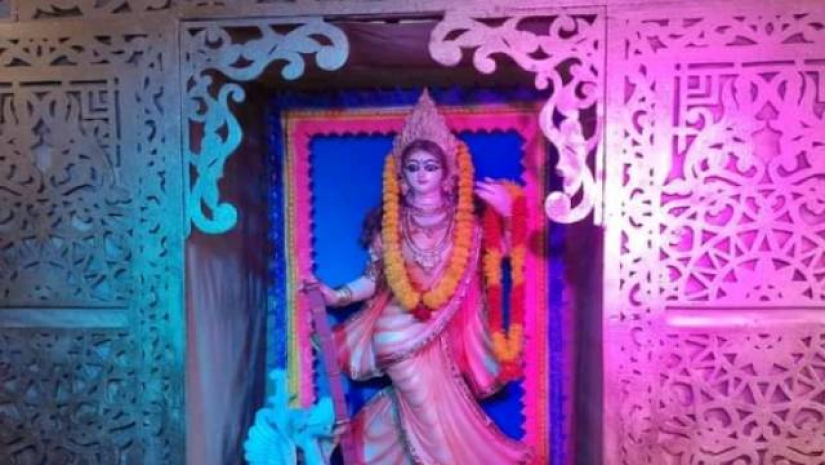 রাবির সরস্বতী পূজায় করোনামুক্তির প্রার্থনা