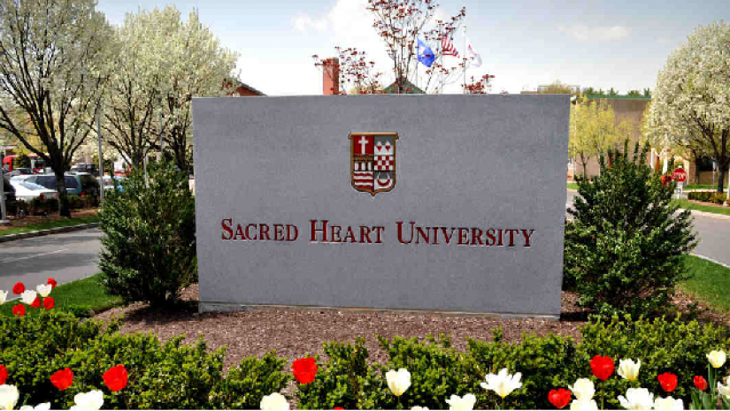 সেক্রেট হার্ট বিশ্ববিদ্যালয়ে