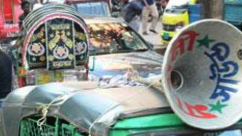 মাইক ব্যবসায়ীর ৮ লাখ টাকার ক্ষতিপূরণ নিয়ে গড়িমসি ছাত্রলীগের