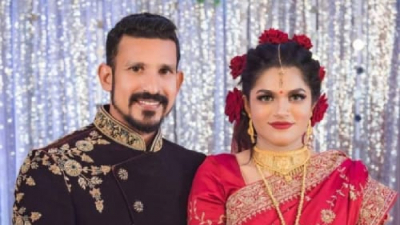 ক্রিকেটার নাসির হোসেন ও তার স্ত্রী তামিমা সুলতানা তাম্মী।