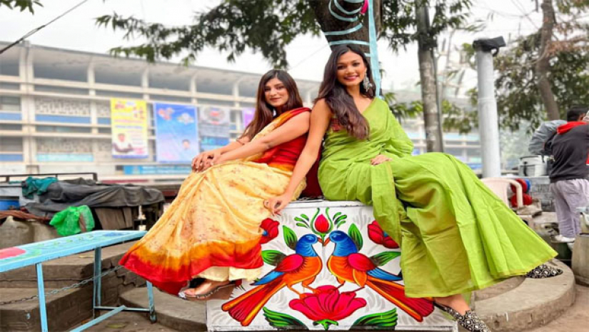 টিএসসিতে রঙ এর ছোঁয়া