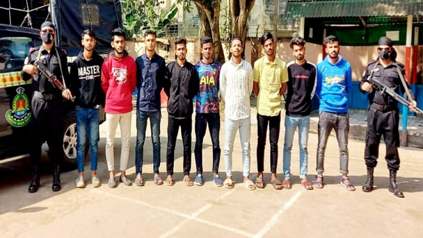 আটক শিক্ষার্থীরা