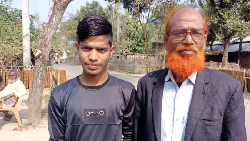 এসএসসি পাস করলেন বাবা, ছেলে দশম শ্রেণির ছাত্র