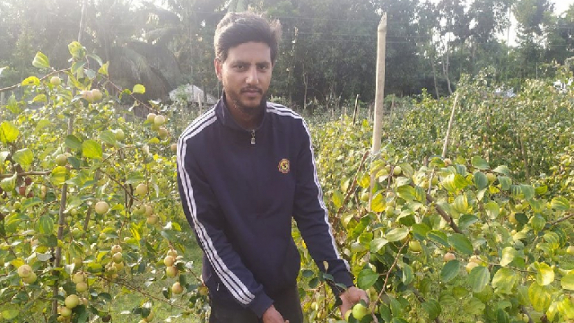 নিজের কুল বাগানে রাকিব
