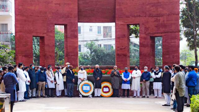 ভাষা শহীদদের প্রতি ইস্ট ওয়েস্ট বিশ্ববিদ্যালয়ের শ্রদ্ধা