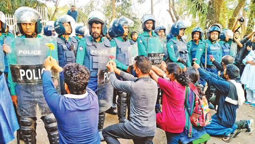 শাবিপ্রবিতে উপাচার্যের পদত্যাগ দাবিতে ব্যাপক আন্দোলন হয়েছে