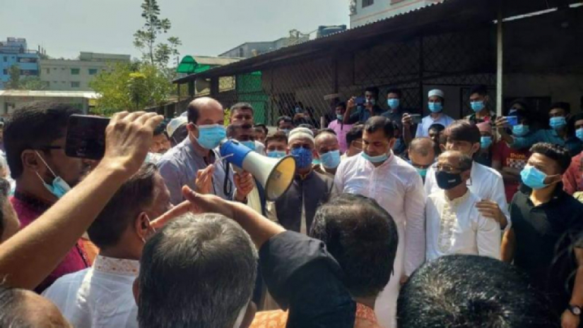 টিকা না নিলে দোকানপাট বন্ধ: মেয়র আতিকুল