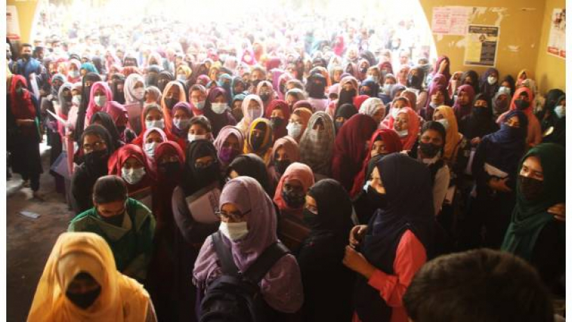 সাক্ষাৎকার দিতে এসে ভোগান্তির শিকার হয়েছেন হাজারও ভর্তিচ্ছু