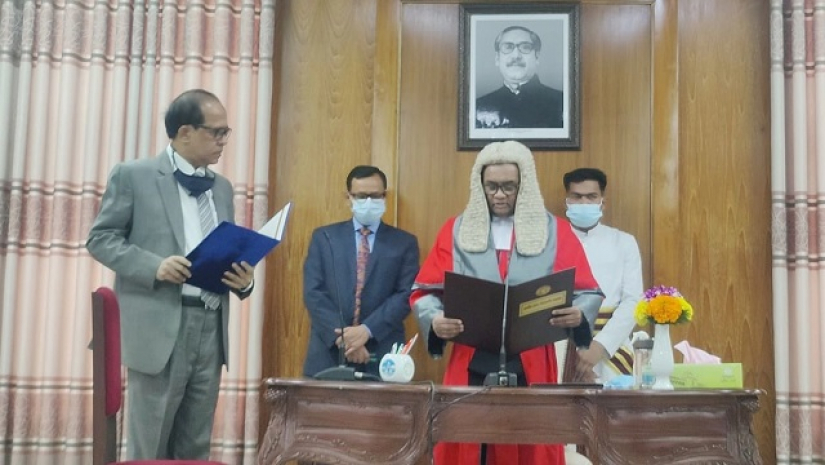 শপথ নিচ্ছেন সিইসি