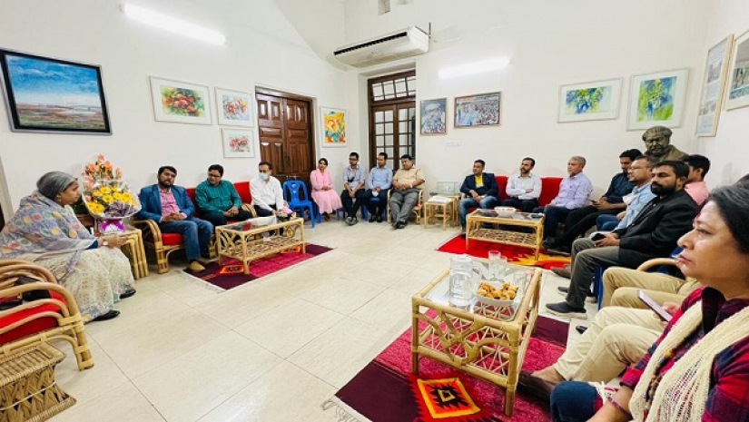 শিক্ষামন্ত্রীর সাথে বৈঠকে ইরাবের নেতৃবৃন্দ