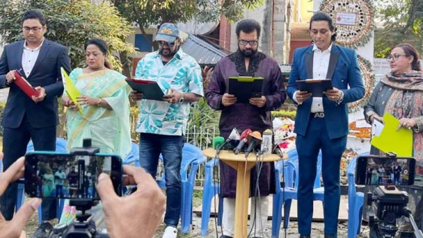 শপথ নিচ্ছেন নির্বাচিত সদস্যরা