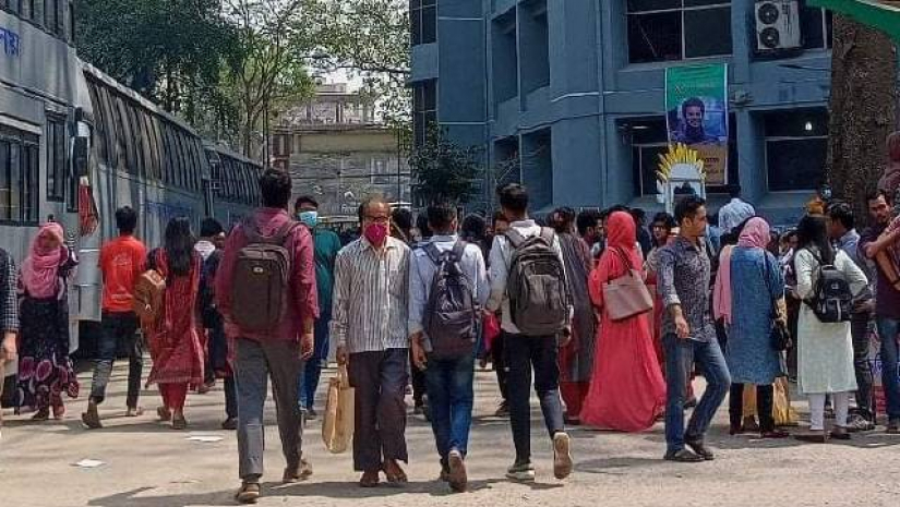 নবীন শিক্ষার্থীদের পদচারণা